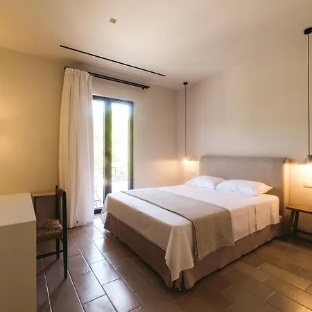 Mini-hôtel Yasemi *